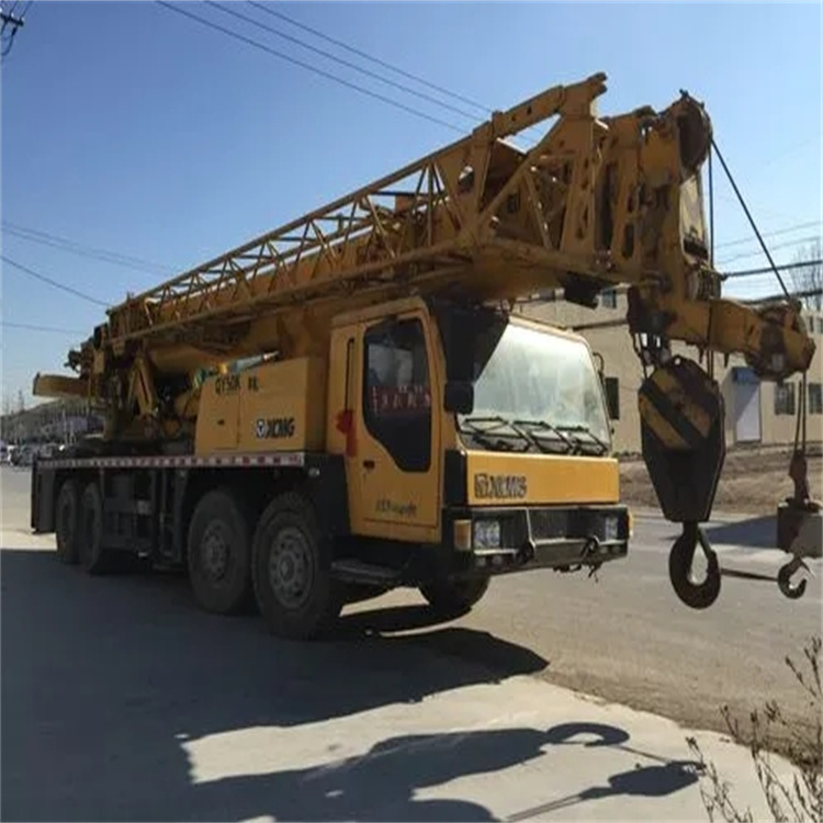 台山吊车怎么吊装挖掘机